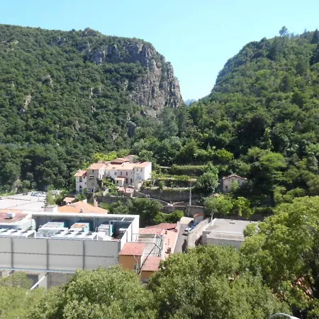 Confort Avec Balcon, Clim, Parking Prive, A 50m Des Thermes Et 100m Du Centre, A Amelie-les-bains - Fr-1-703-59